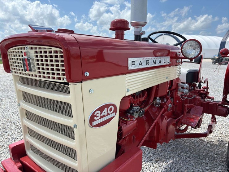 farmall-340-image-13