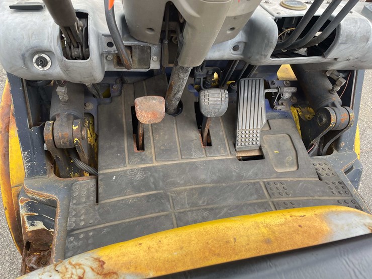 #1982-•-komatsu-forklift-(o4)-image-49