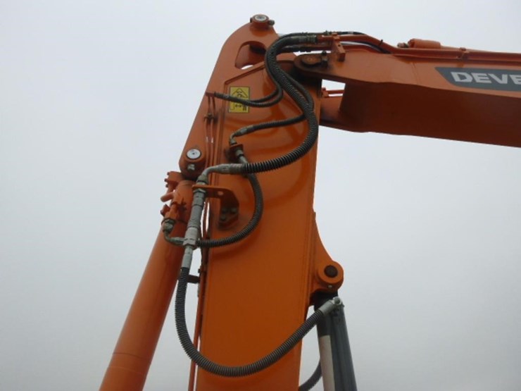 2023-develon-dx85r-3-hydraulic-excavator-image-10
