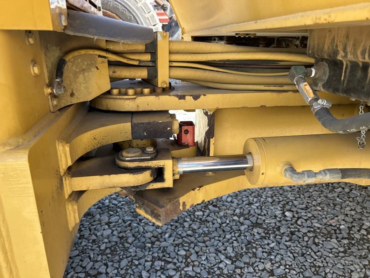caterpillar-cb54-image-23
