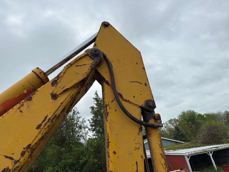 ford-backhoe-image-8
