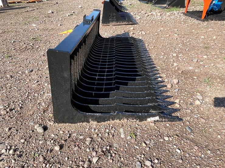 #8226-•-new-kc-72"-skid-steer-skeleton-bucket-image-4