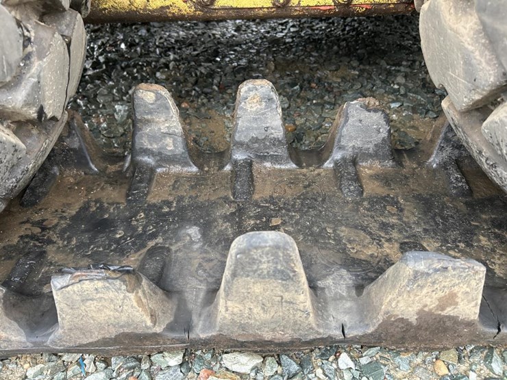 deere-240-image-45