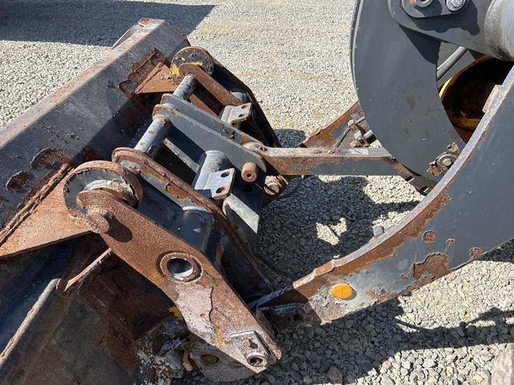 2016-deere-344k-image-13