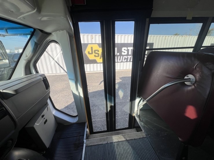 2007-chevrolet-express-school-bus-image-29