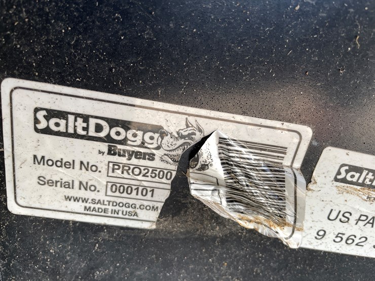 #6493-•-salt-dogg-pro-2500-truck-bed-salter-image-4