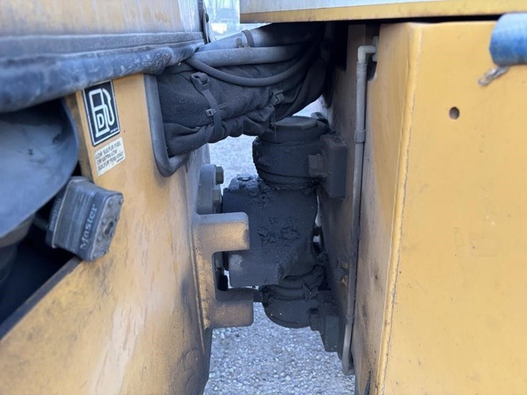 caterpillar-cb34-image-19