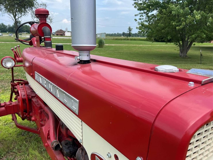 farmall-560-image-13
