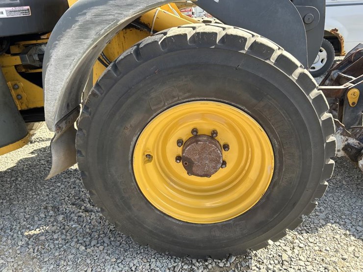 2016-deere-344k-image-73