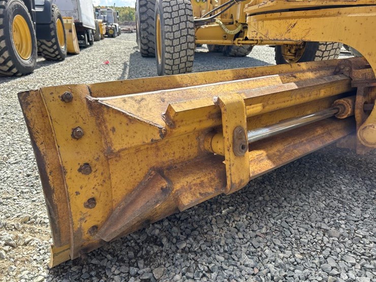 2001-deere-772ch-image-40