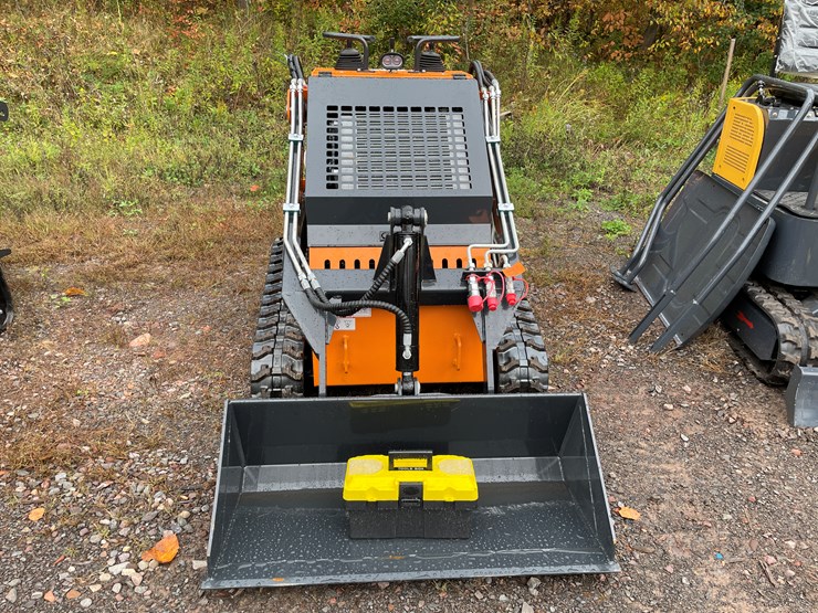 #8160-•-unused-2025-mini-skid-steer-loader-image-2