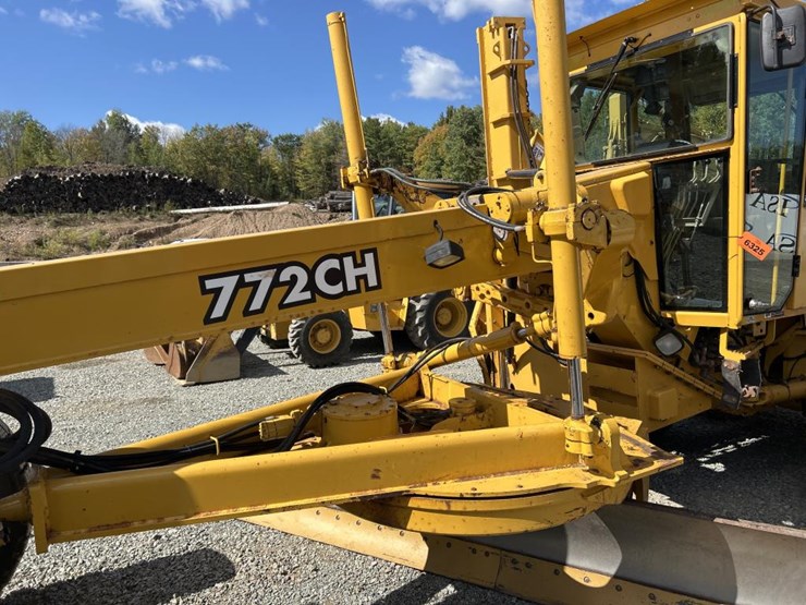 2001-deere-772ch-image-57