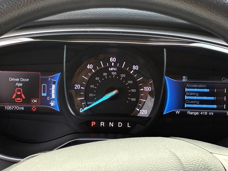2018-ford-fusion-sedan-image-16