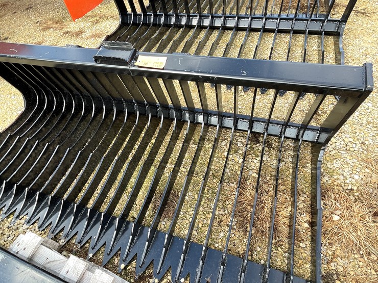 #3011-•-skid-steer-71"-rock-bucket-image-7
