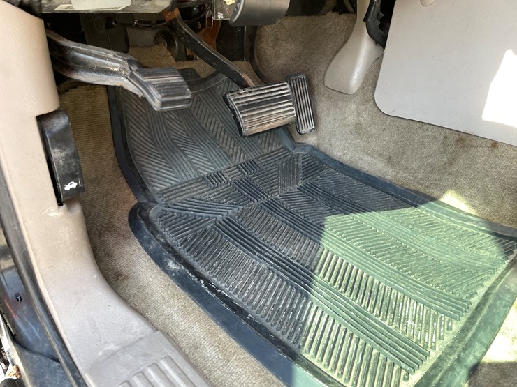 #1020-•-2005-chevy-tahoe-4x4-suv-(has-wi-title)-image-44