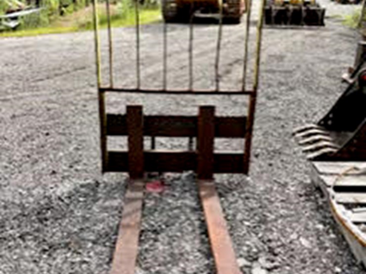 #2046-•-forklift-forks-image-1