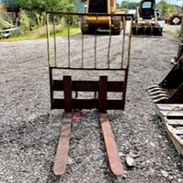 #2046 • Forklift Forks