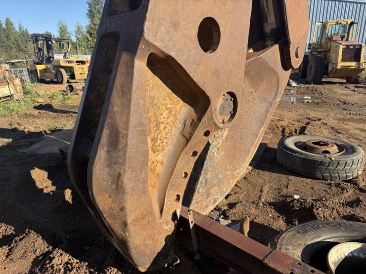 caterpillar-245-image-11