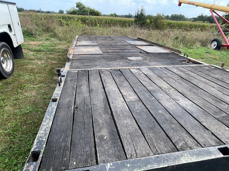 #1022-•-1997-flat-bed-trailer-(has-wi-title)-image-18