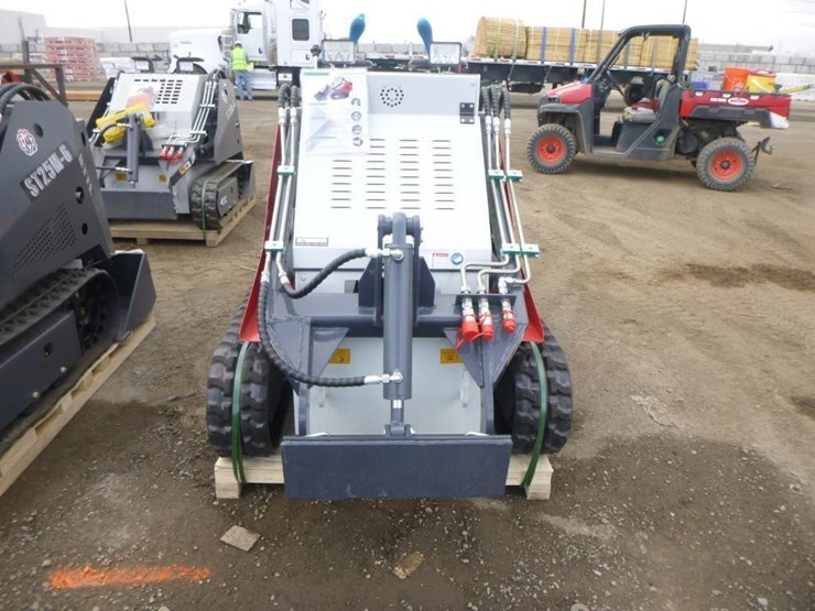 battler-st28h-6-skid-steer-track-loader-image-5