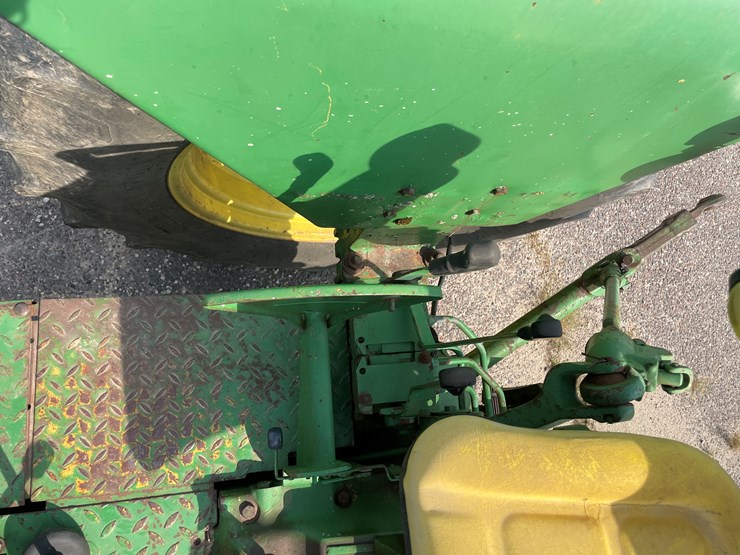 john-deere-2840-image-37