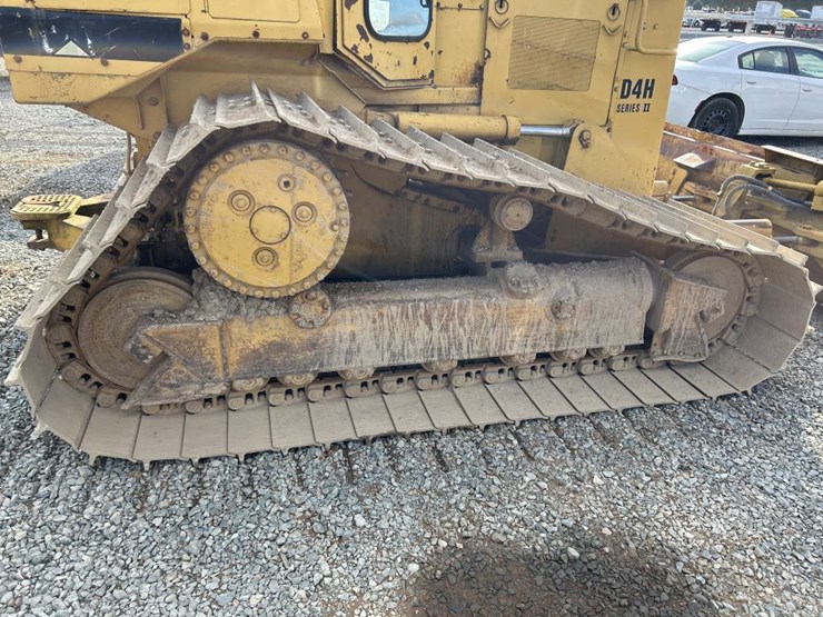 caterpillar-d4h-image-63