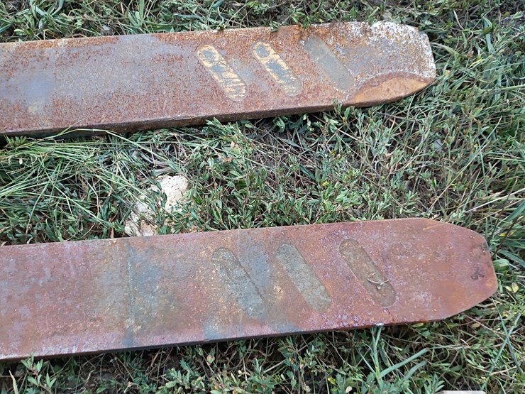 #109-•-set-of-42"-pallet-forks-image-5