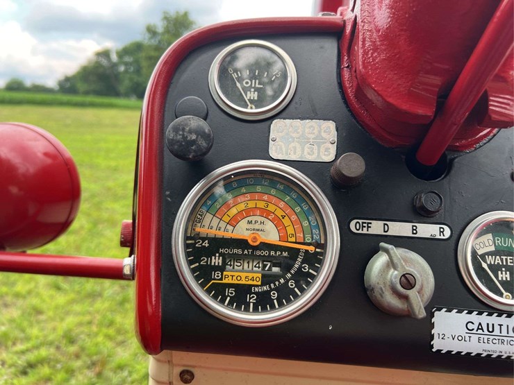 farmall-560-diesel-image-59