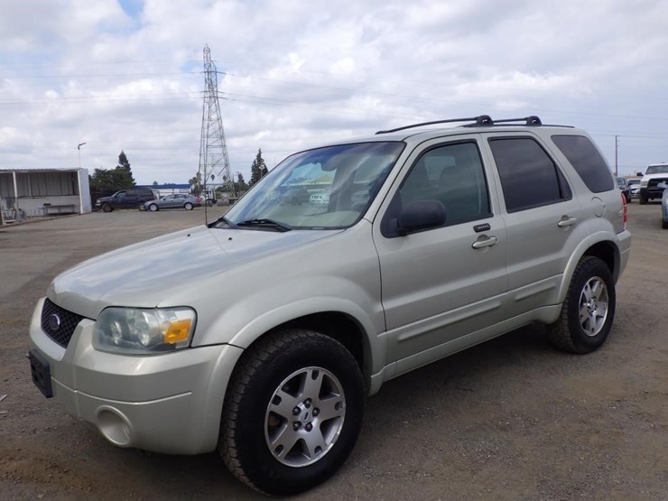 2005-ford-escape-image-1