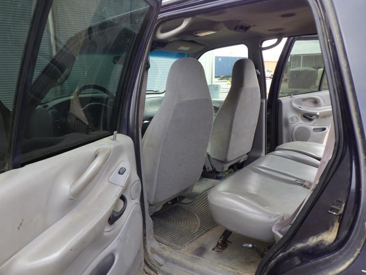 2001-ford-expedition-image-7