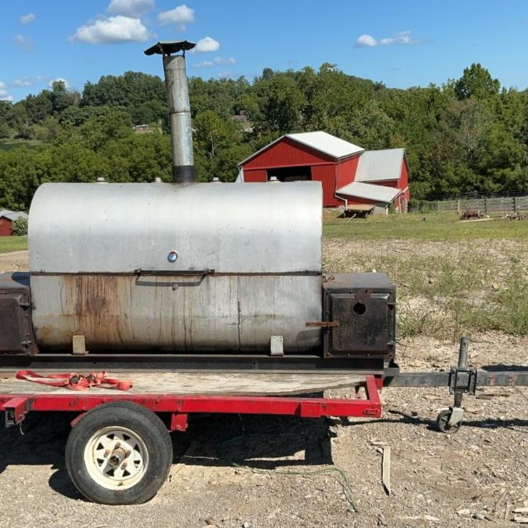#110 • BBQ Smoker and Trailer