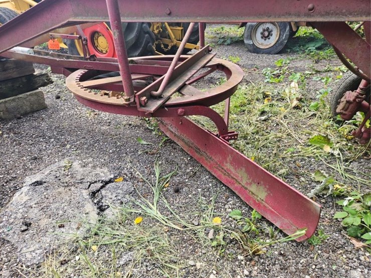 #2010-•-illinois-s-15a-pull-type-8'-grader-image-11