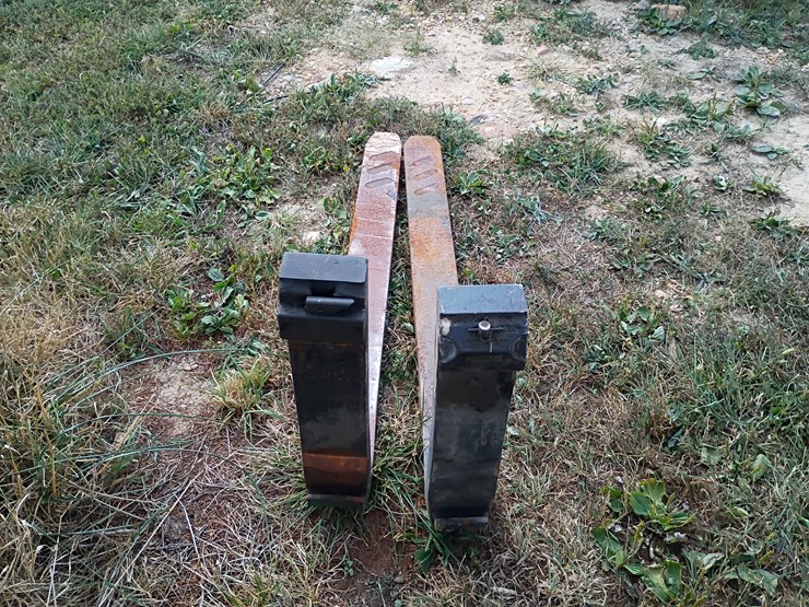 #108-•-set-of-42"-pallet-forks-image-3