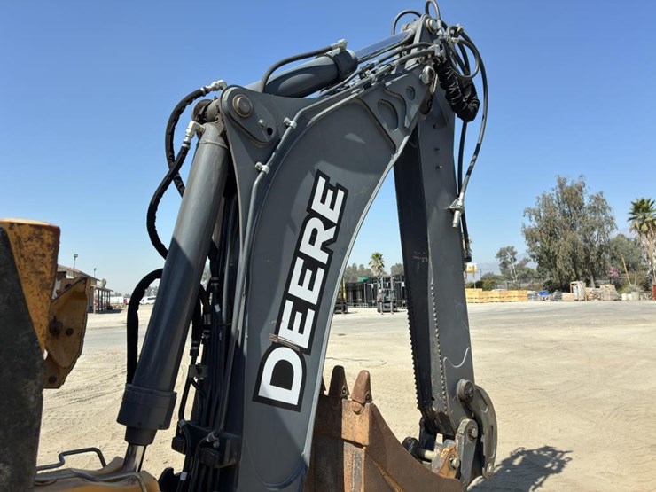 2018-deere-310l-image-9