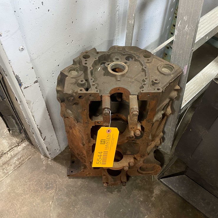 #5544 • Chevy 350 Engine Block (CW)
