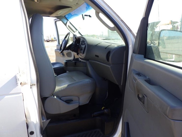 2006-ford-econoline-350-image-6