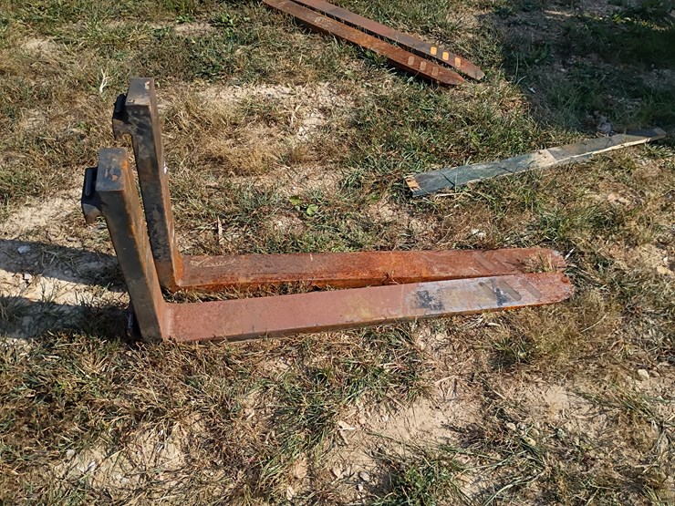#103-•-set-of-42"-pallet-forks-image-4