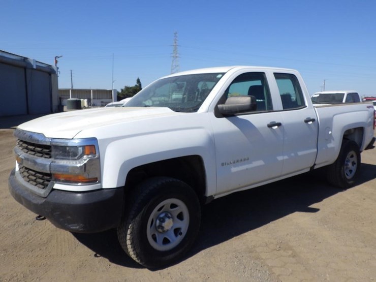 2017-chevrolet-1500-image-1