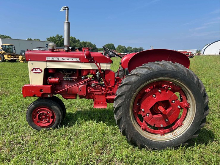 farmall-340-image-2