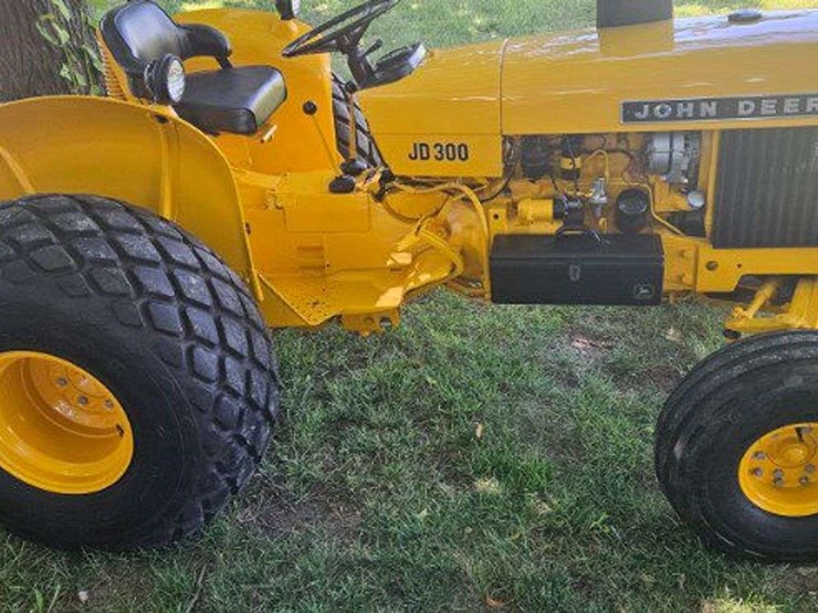 1969-john-deere-300-image-2