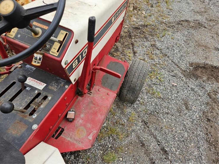 #2036-•-gravely-810-garden-tractor-image-10