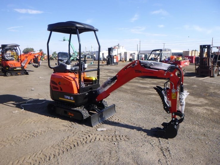 2025-tpm-16-hydraulic-excavator-image-2