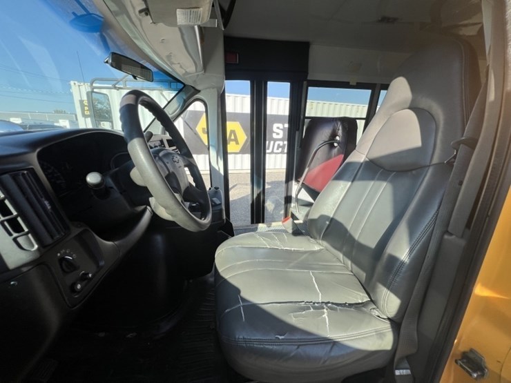 2007-chevrolet-express-school-bus-image-21