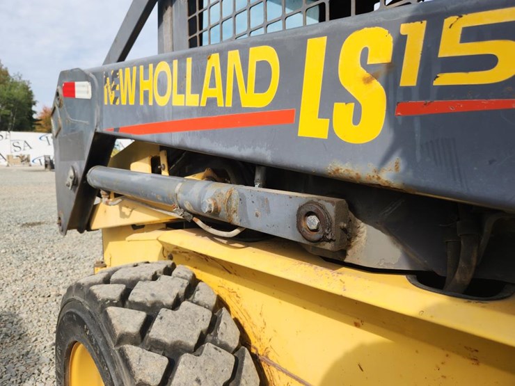 2001-new-holland-ls150-image-21