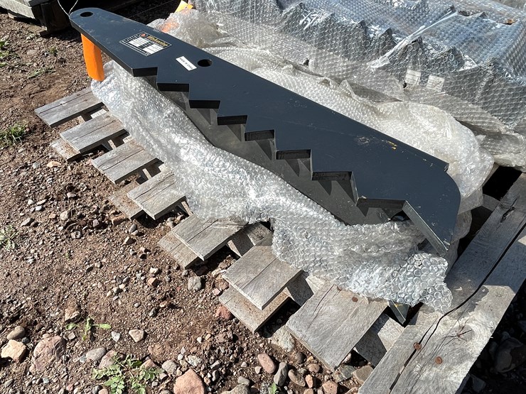 #8343-•-wolverine-vevor-36"-hydraulic-backhoe-excavator-thumb-image-2