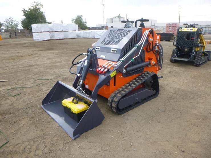 tpm-t460-skid-steer-track-loader-image-1