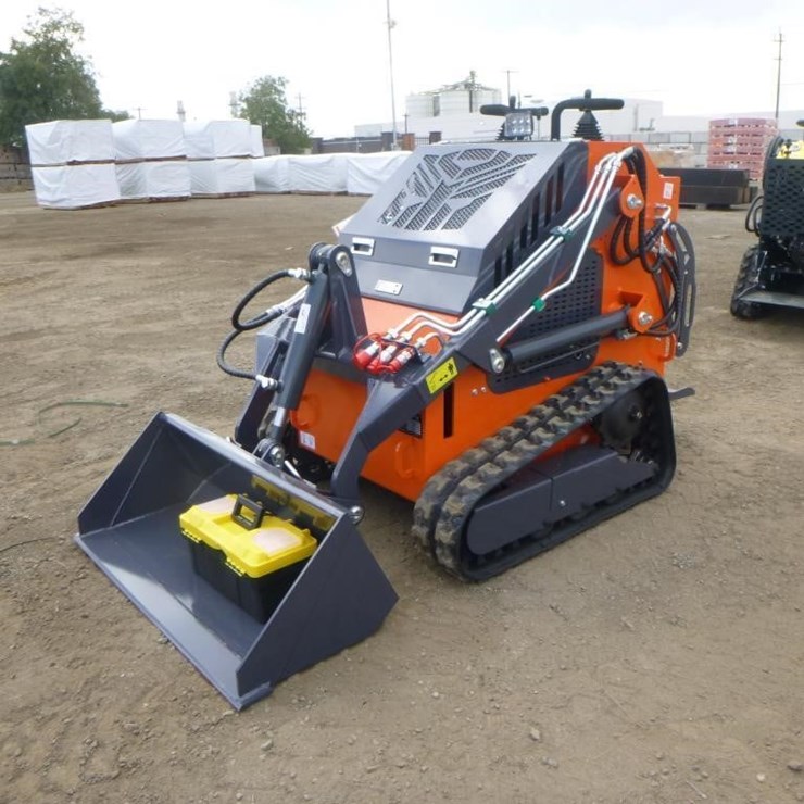 TPM T460 Skid Steer Track Loader