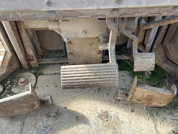 caterpillar-d4h-image-48