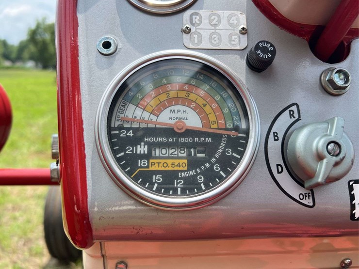 farmall-560-lp-image-65