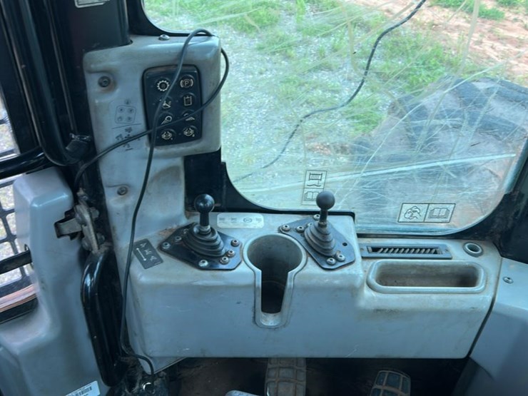 2018-caterpillar-535d-image-26
